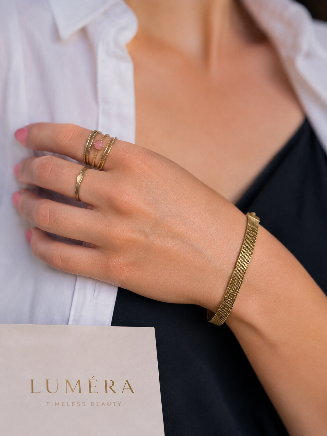 LUMÉRA Sandra – Gold Bracelet